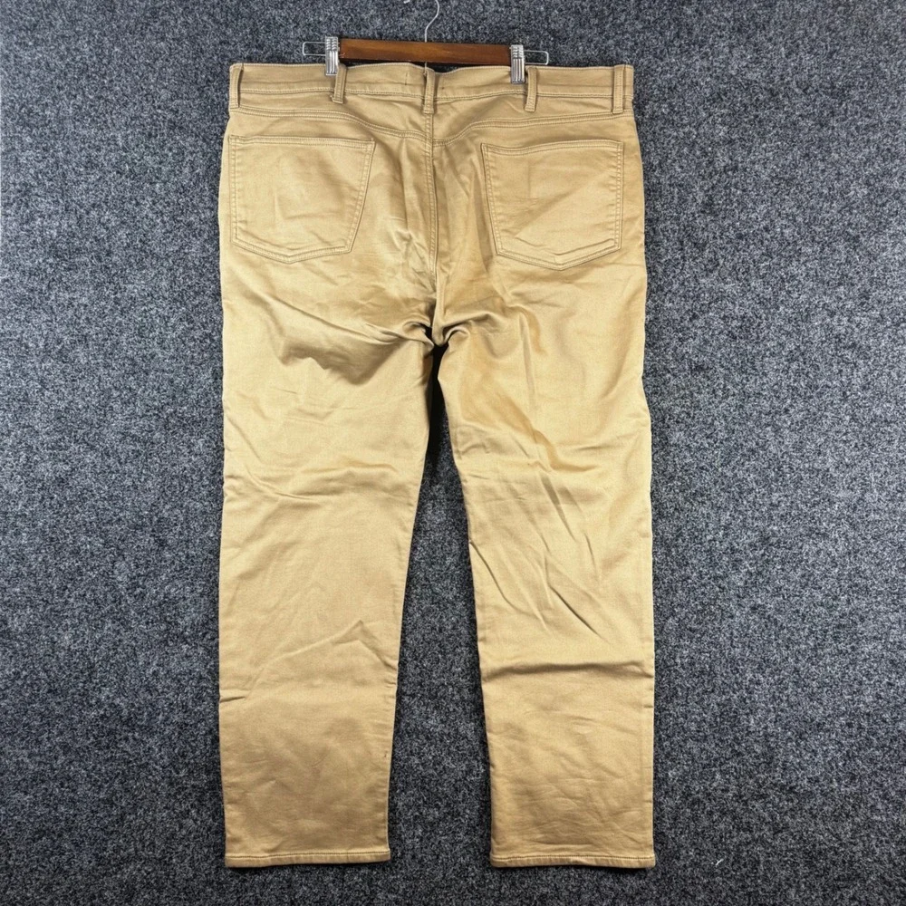 Banana Republic Mens 40x30 Khaki Chino Pants Straight Leg Tan Stretch Cotton